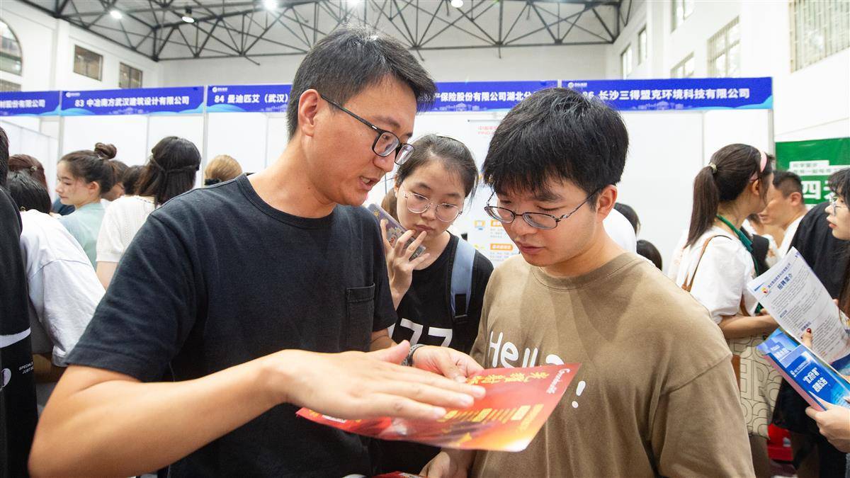 点明棋牌中心